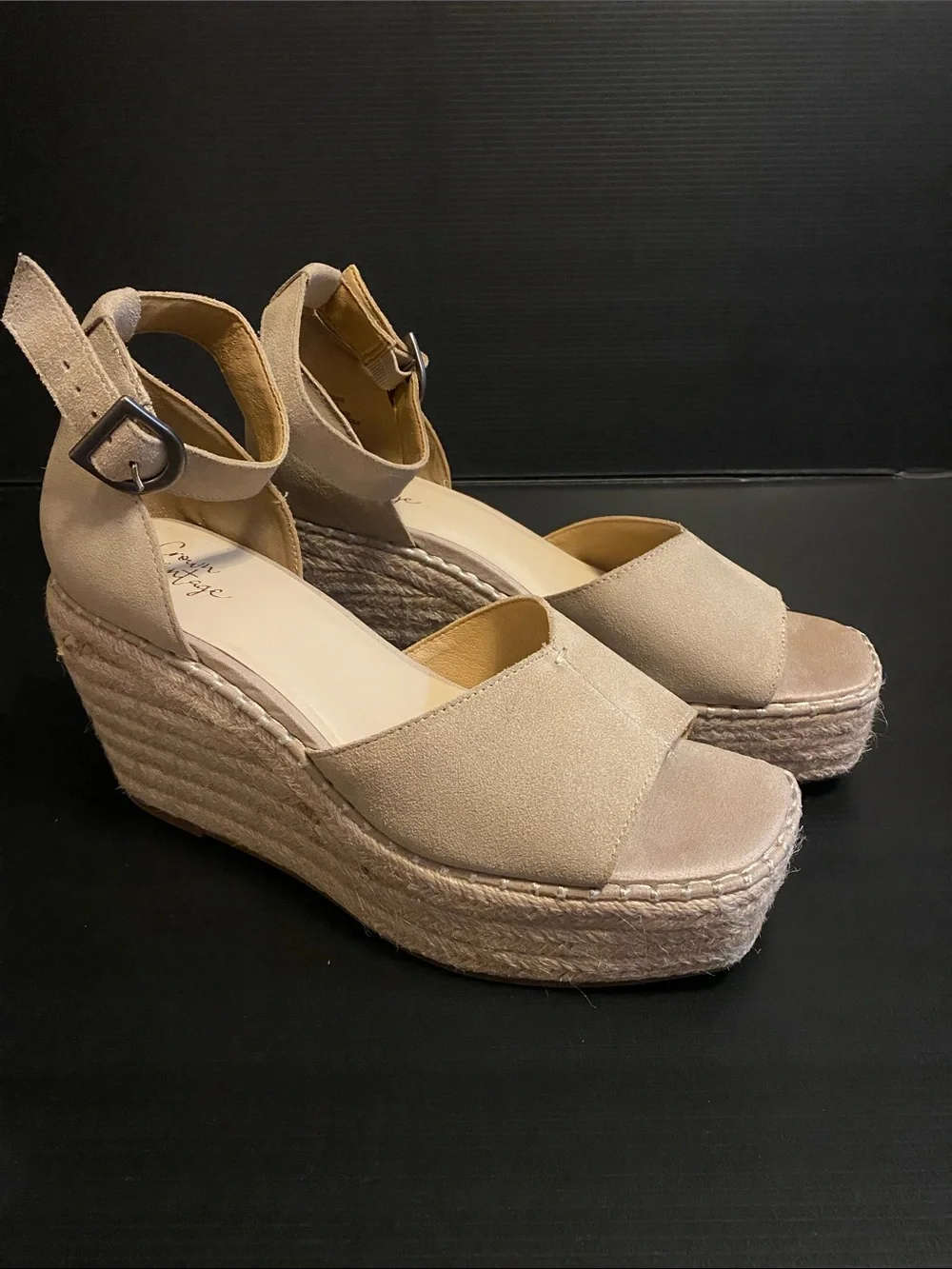 Crown Vintage Beige Espadrille Platform Sandals Size 9M Leather Upper